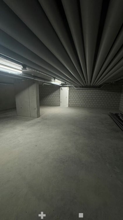 Lagerräume (61m2 + 153m2) 6