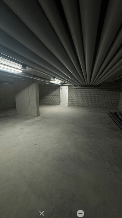Lagerräume (61m2 + 153m2) 6