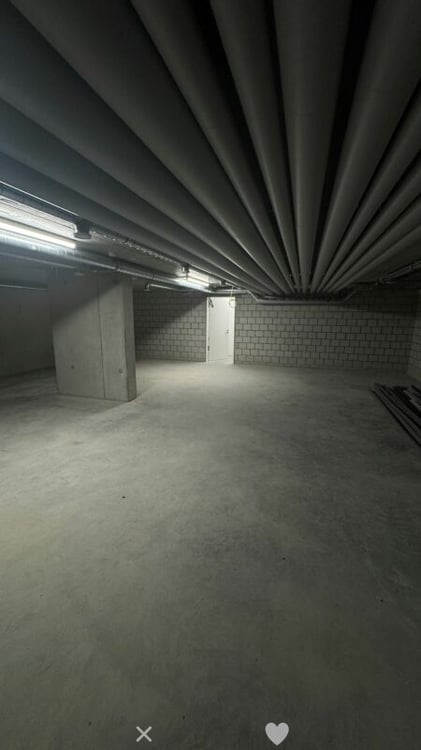 Lagerräume (61m2 + 153m2) 6