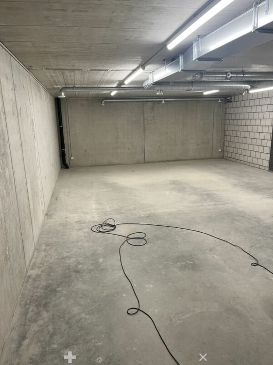 Lagerräume (61m2 + 153m2) 5