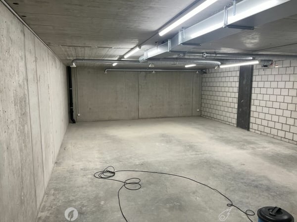 Lagerräume (61m2 + 153m2) 4