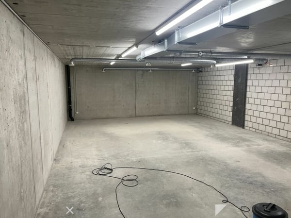 Lagerräume (61m2 + 153m2) 4