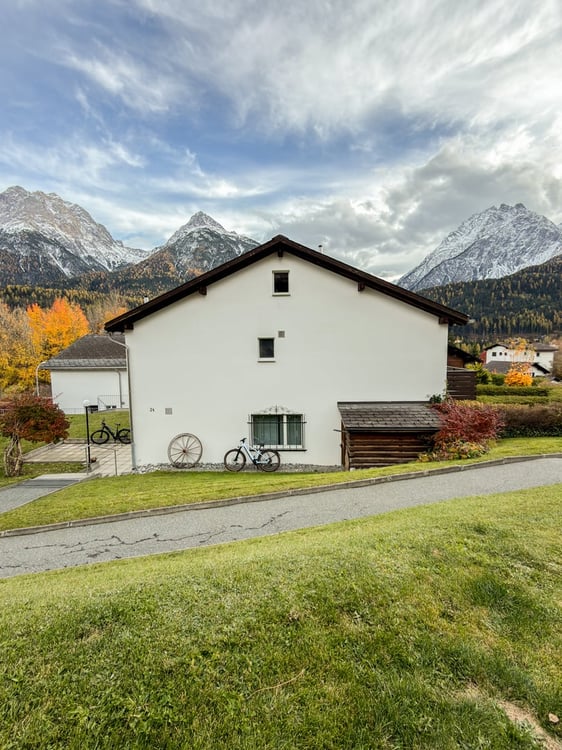 Charmantes 1.5-Zimmer-Reihenhaus mit Bergblick in Scuol 4