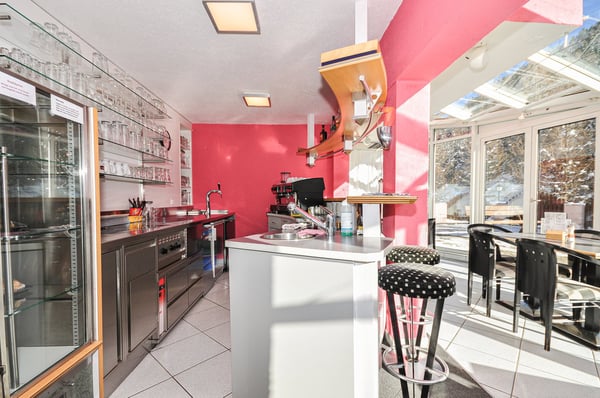 Vielseitiges Wohn- und Geschäftsgebäude in Samnaun Ravaisch 10