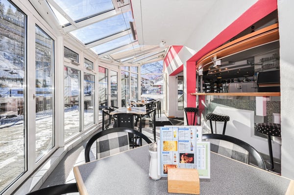 Vielseitiges Wohn- und Geschäftsgebäude in Samnaun Ravaisch 11