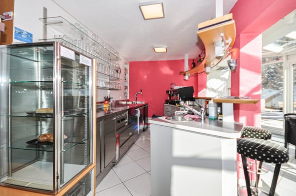 Vielseitiges Wohn- und Geschäftsgebäude in Samnaun Ravaisch 9