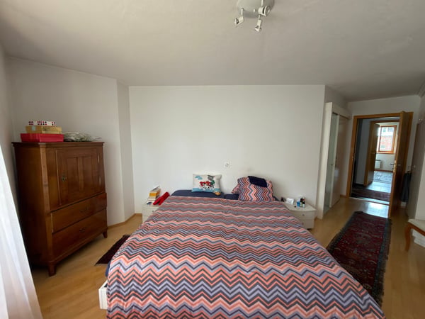 Geräumige 6.5-Zimmer-Maisonette-Wohnung mit Bergblick in Scuol 9