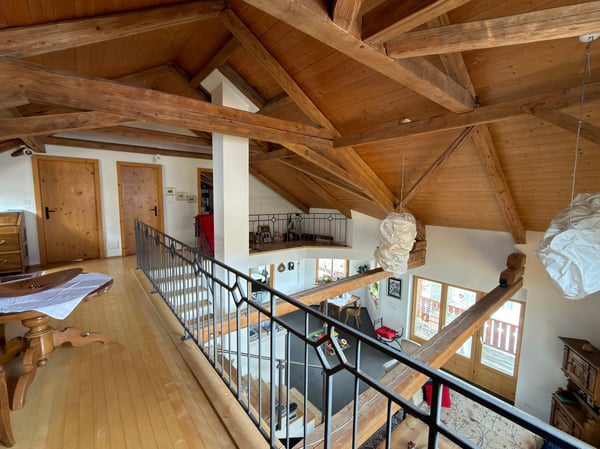 Geräumige 6.5-Zimmer-Maisonette-Wohnung mit Bergblick in Scuol 2