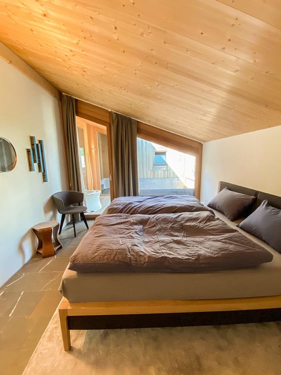 Moderne 4.5-Zimmer-Dachwohnung im Quartier monolit 12