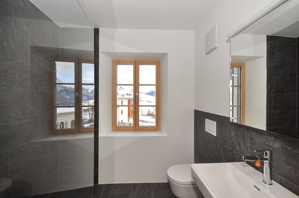 Charmante 4.5-Zimmer-Erstwohnung mit Bergblick im Herzen von Ftan 11