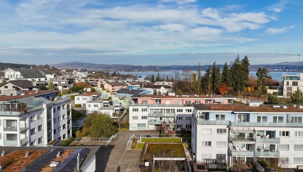 Praktische und komfortabel ausgebaute 1.5 Zimmerwohnung im Zentrum von Altendorf 3