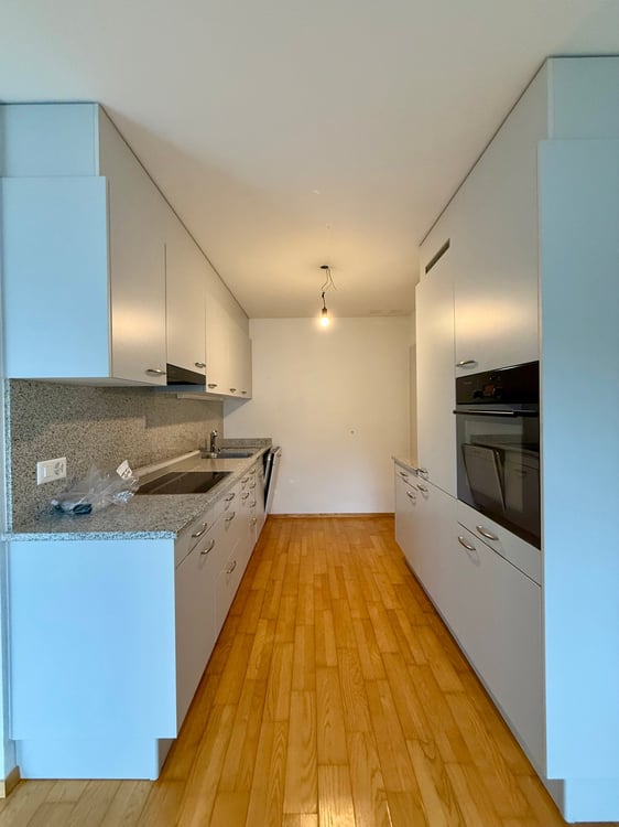 Praktische und komfortabel ausgebaute 1.5 Zimmerwohnung im Zentrum von Altendorf 8