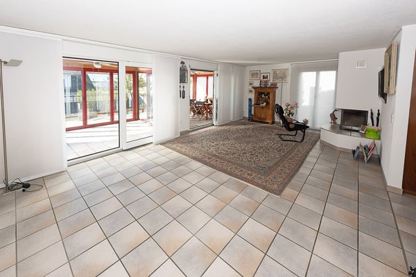 Zentral und ruhig gelegenes 2-Zi-Einfamilienhaus inkl. 1.5-Zi-Einliegerwohnung und Partyraum 5