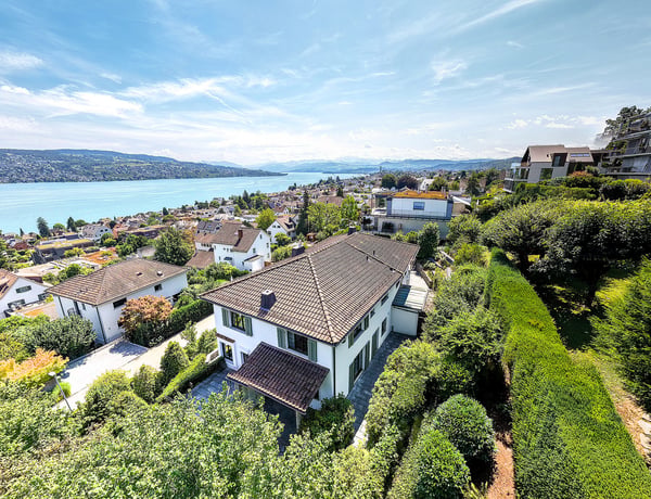 300 m² Doppeleinfamilienhaus mit traumhafter Seesicht 3