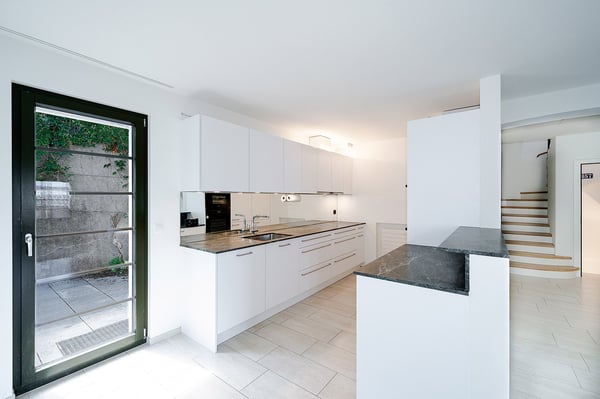 300 m² Doppeleinfamilienhaus mit traumhafter Seesicht 5