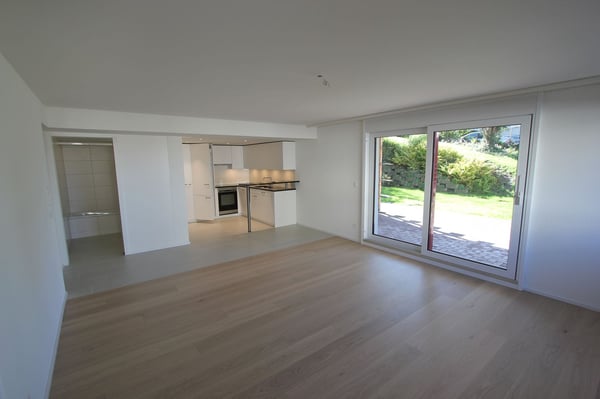 Befristete 1.5 Zimmer-Wohnung in Bäch 1