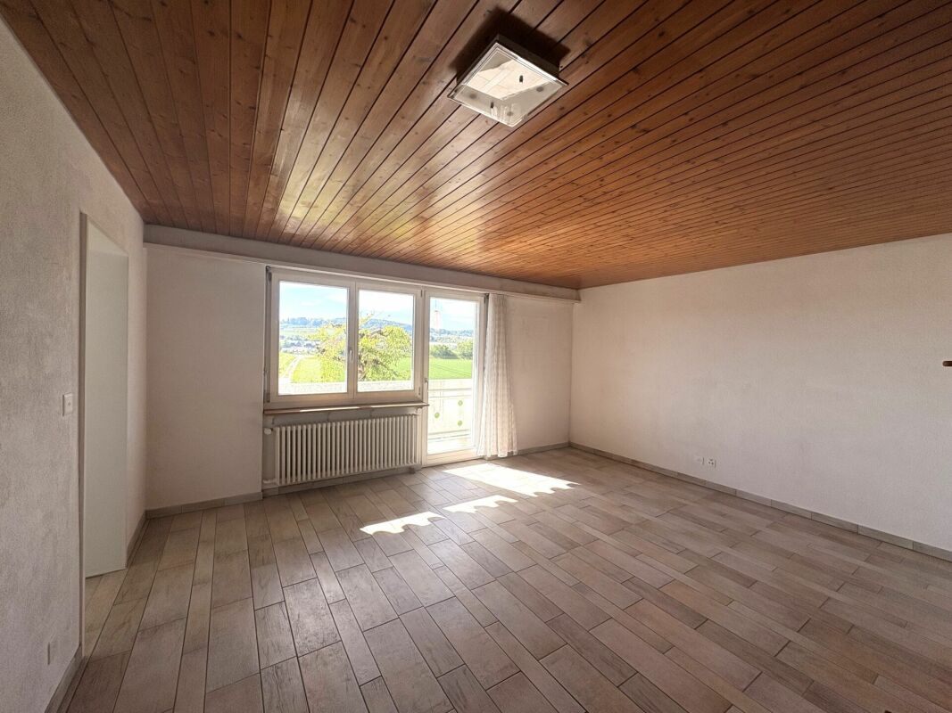 Wohnen mit Weitsicht: Grosszügiges Einfamilienhaus mit Einliegerwohnung