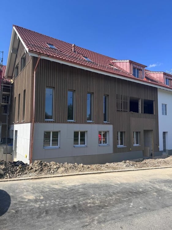 Erstvermietung - moderne 2.5-Zimmer-Wohnung an ländlicher Lage