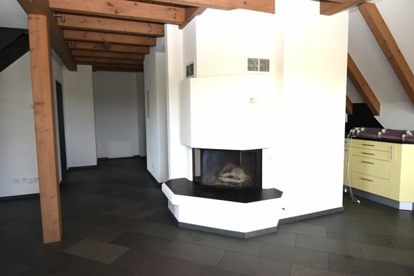 Neu Renovierte 4,5 Zimmer Maisonette-Wohnung im 2. OG mit Lift (Eigentumsstandard) 3