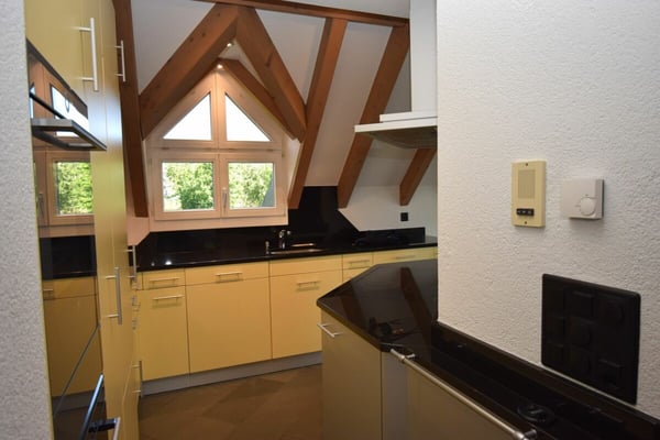 Neu Renovierte 4,5 Zimmer Maisonette-Wohnung im 2. OG mit Lift (Eigentumsstandard) 2