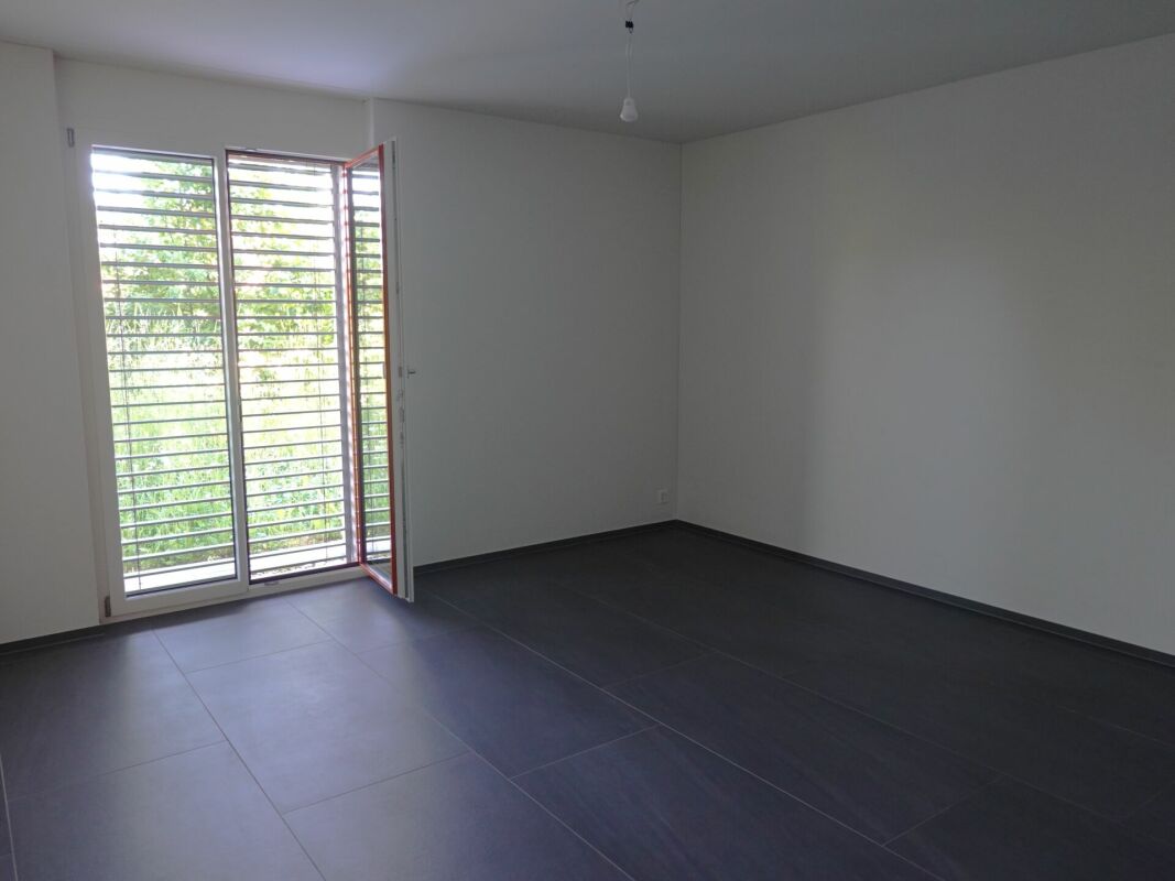 Moderne 4.5-Zimmer-Gartenwohnung im Herzen von Kleinandelfingen