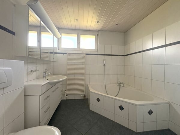 Grosszügiges Einfamilienhaus mit viel Potenzial an ruhiger Wohnlage in Neftenbach 11