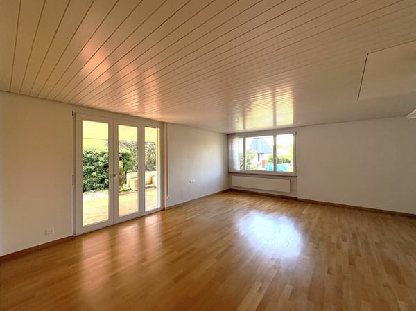 Grosszügiges Einfamilienhaus mit viel Potenzial an ruhiger Wohnlage in Neftenbach 2