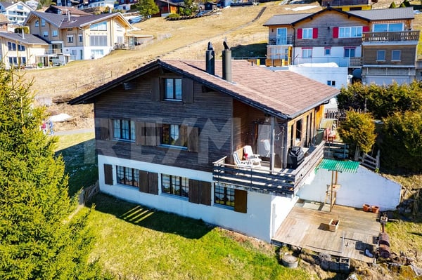 Freistehendes 1.5-Zi.-Chalet mit Seesicht, Grosses Grundstück 912 m², Sattel - Hochstuckli SZ 10