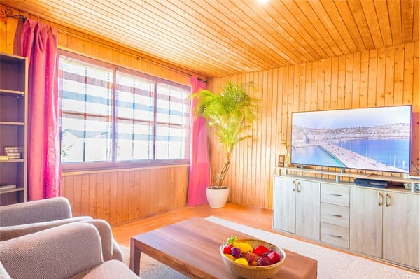 Freistehendes 1.5-Zi.-Chalet mit Seesicht, Grosses Grundstück 912 m², Sattel - Hochstuckli SZ 3