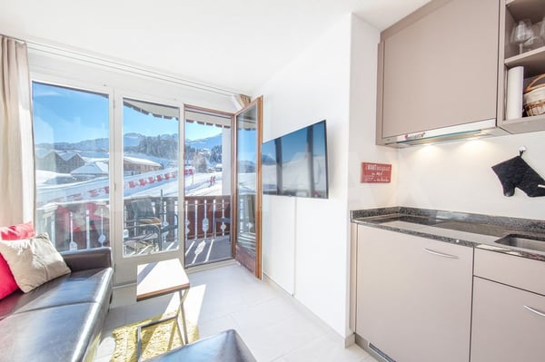 Attraktive, möblierte 1.5-Zi.-Ferienwohnung, auf der Sonnenterrasse Stoos SZ 2