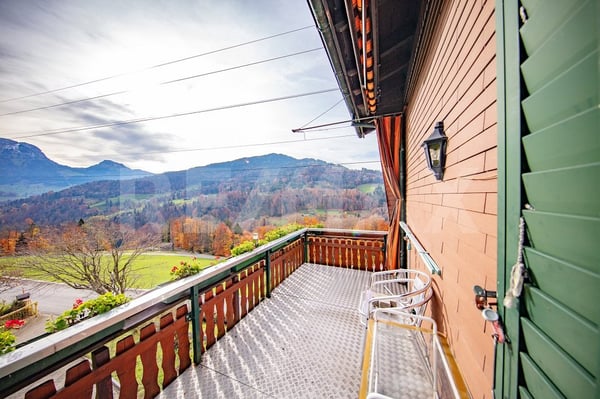 Gepflegtes gemütliches 1.5-Zi.-Landhaus, traumhaftem Panoramablick an sonniger Lage, Siebnen SZ 3