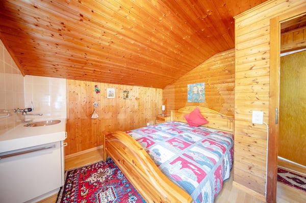 Gepflegtes gemütliches 1.5-Zi.-Landhaus, traumhaftem Panoramablick an sonniger Lage, Siebnen SZ 10