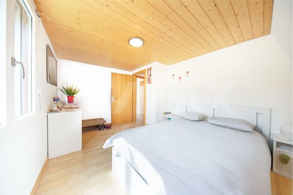 Grosses Haus mit 5.5-Zi.-Wohnung und Restaurant, Sattel-Hochstuckli SZ 3