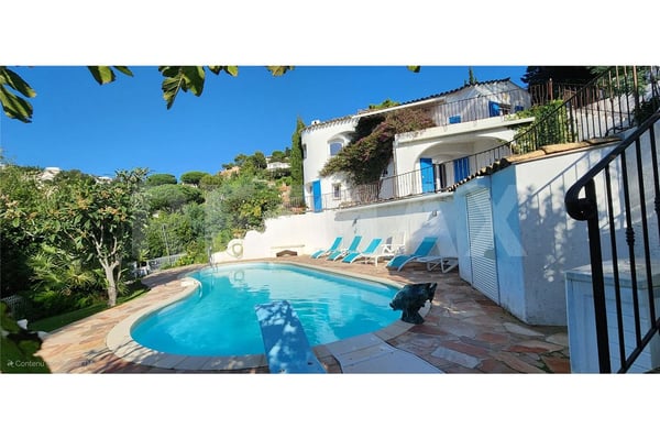 Attraktive, renovierte 2-Zimmer-Villa mit Meerblick und Pool in Les Issambres Côte d'Azur 1