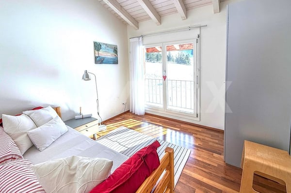 Idyllisches 5.5-Zi.-Doppeleinfamilienhaus auf der Sonnenterrasse Stoos SZ 8