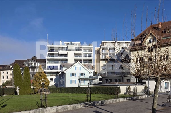 Repräsentatives Ladenlokal an zentraler Lage mit maximaler Sichtbarkeit in Brunnen SZ 12