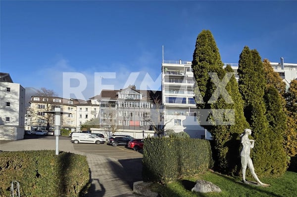 Repräsentatives Ladenlokal an zentraler Lage mit maximaler Sichtbarkeit in Brunnen SZ 13