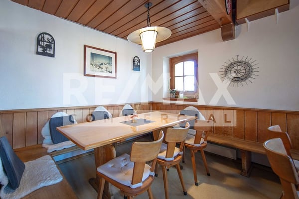 Traditioneller Berggasthof mit grosser Sonnenterrasse, am Panoramaweg, Rigi-Scheidegg SZ 8