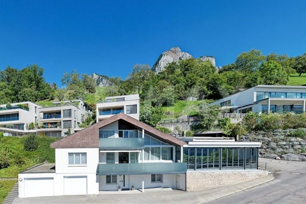 Adlerhorst, 7-Zimmer Villa mit Weitblick, Wintergarden & Indoor-Pool, 220 m² NWF, Schwyz (SZ) 4