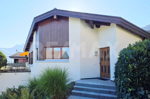 Wohnen mit Weitblick  gepflegtes 4.5-Zi.-Einfamilienhaus mit Seesicht und grossem Garten, Lauerz SZ