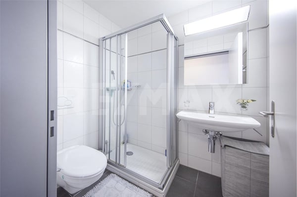 Wohnen mit Mythenblick  stillvolle, moderne 4.5-Zimmer-Eigentumswohnung in Ibach SZ 11