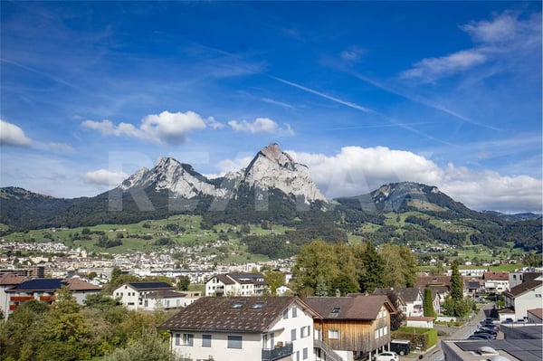 Attraktives Rendite- und Anlagepaket: Vier moderne 4.5-Zi. -Wohnungen, zentrale Lage, 6438 Ibach, SZ 13