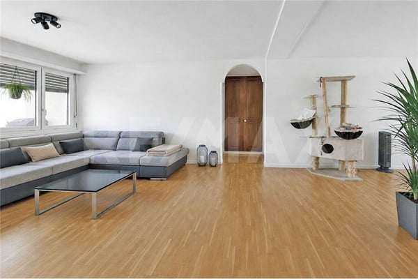 Grosszügige 4 ½-Zimmer Wohnung mit 2 Balkonen und Sicht auf den Zugersee 6