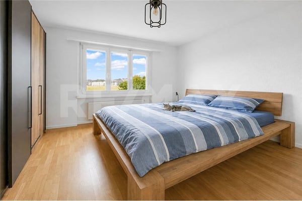 Grosszügige 4 ½-Zimmer Wohnung mit 2 Balkonen und Sicht auf den Zugersee 12