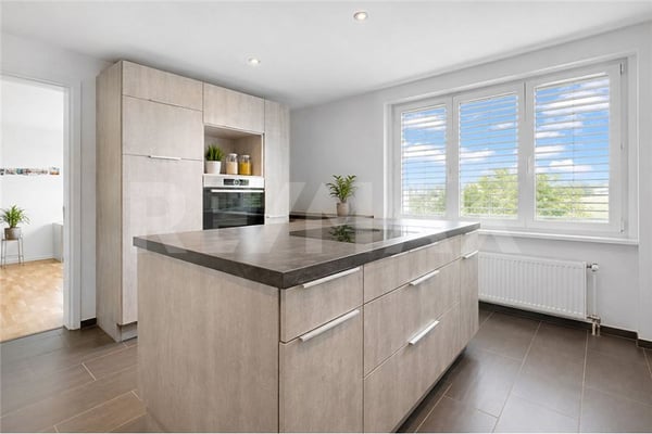 Grosszügige 4 ½-Zimmer Wohnung mit 2 Balkonen und Sicht auf den Zugersee 7