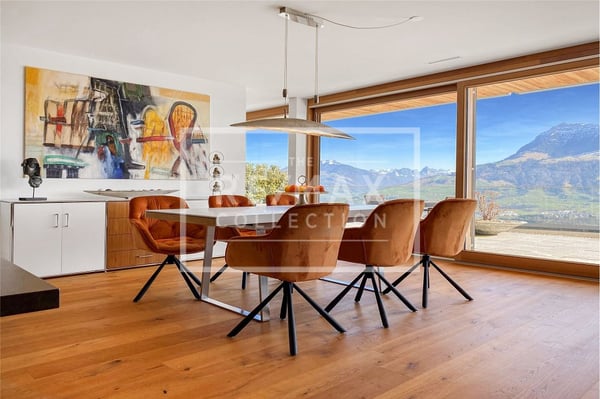 Exklusive und luxuriös möblierte Terrassenwohnung mit fantastischem Aussenbereich und Traumsicht 3