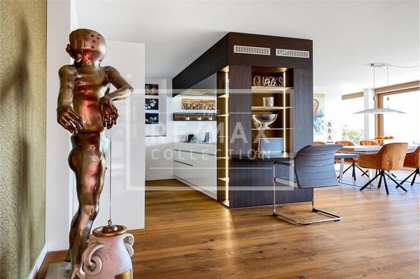 Exklusive und luxuriös möblierte Terrassenwohnung mit fantastischem Aussenbereich und Traumsicht 11