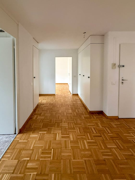 Grosszügige helle 6-Zimmer-Wohnung mit Balkon und Seesicht in Pfäffikon SZ 4