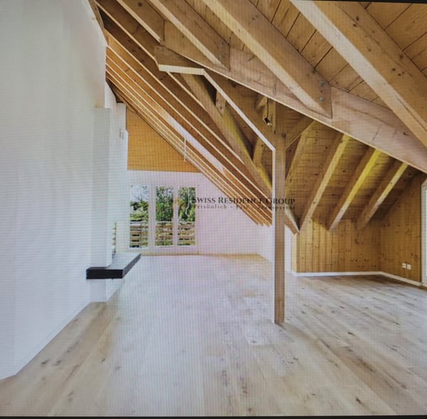 Charmante Dachwohnung mit Cheminée