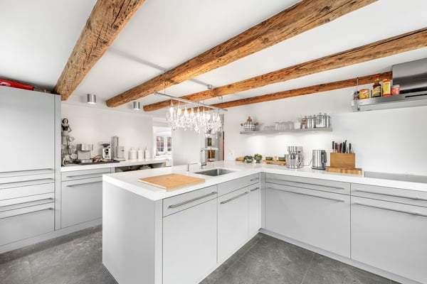 HISTORISCHER CHARME TRIFFT AUF MODERNE WOHNQUALITÄT IN RICHTERSWIL 8